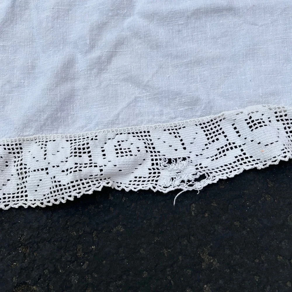 Vintage Hand Embroidered Irish Thistle Floral Table Cloth White Crochet Lace